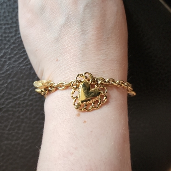 Avon charm bracelet - Picture 7 of 7
